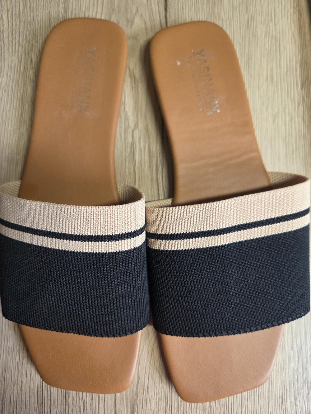 Black and Tan Slides - Sz 41 (9-9.5)
